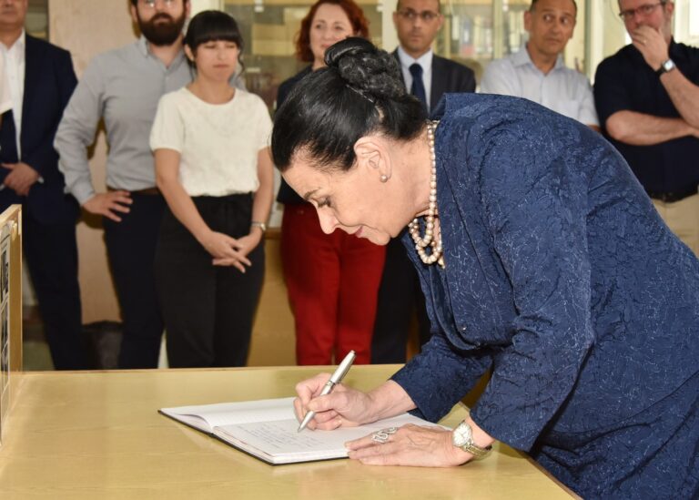 The President visits the National Archives in Rabat